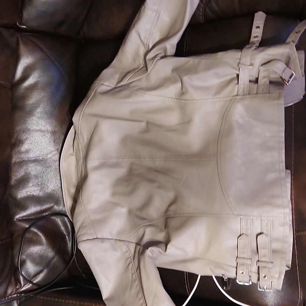Gray jacket (Never worn) - Picture 3 of 5